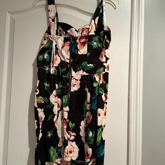 Floral mini dress - Picture 3 of 3